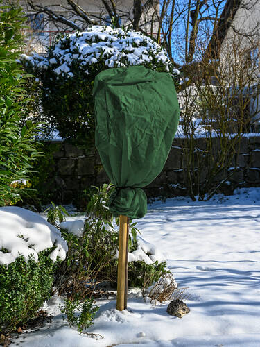 erstes zustzliches Bild des Artikels "Winter-Rosenvlies-Haube"